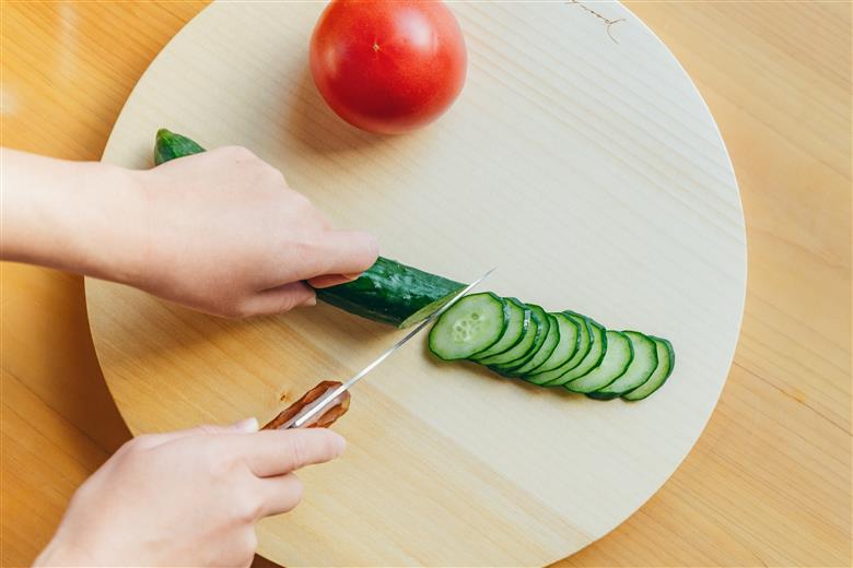 いちょう 一枚板 丸まな板 Sサイズ 24cm 天然木 国産 イチョウ カッティングボード プレート テーブルウェア キッチン 台所 家事 料理