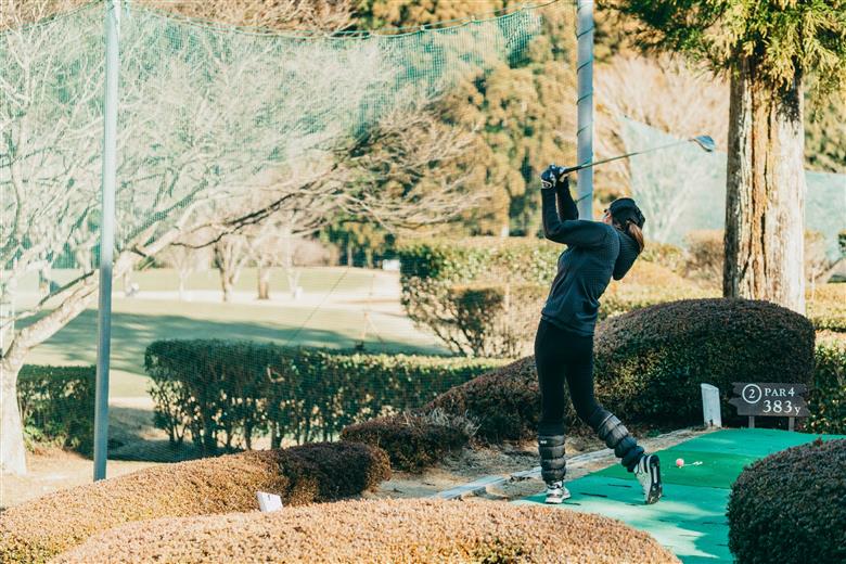 奈良 ゴルフ 平日ペア利用券 池の平ゴルフ場 下北山村 大自然 旅行 施設利用券 利用券 トラベル スポーツ チケット