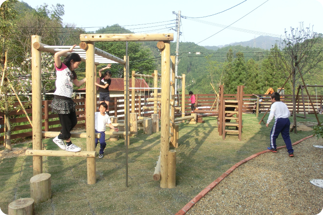 木製 ウッドランド無塗装 防腐加工済 国産材 環境配慮 外遊び 屋外 アスレチック 遊具 公園