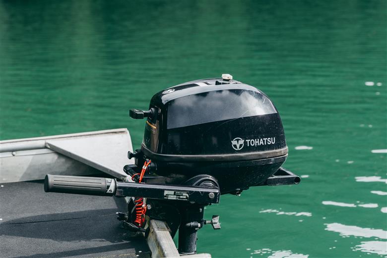 七色ダム  レンタルボート【プラスゲインV11  免許不要】 ティーズオン バス釣り 1日乗船券