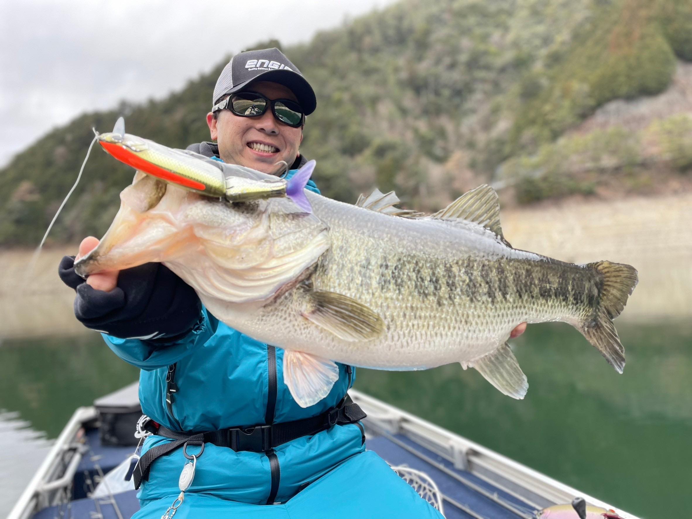 バス釣りガイドサービスin池原ダム!チームホワイトリバー井上正夫、井上慎二郎、雪谷晃太