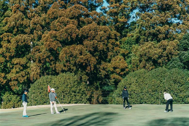 奈良 ゴルフ 平日ペア利用券 池の平ゴルフ場 下北山村 大自然 旅行 施設利用券 利用券 トラベル スポーツ チケット