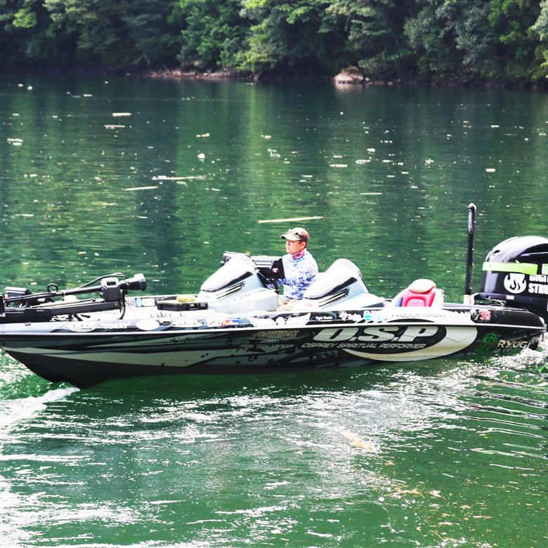 池原ダム＆七色ダム 山岡計文プロ バスフィッシング ガイドサービス 2名様 手ぶらでOK! バス釣り