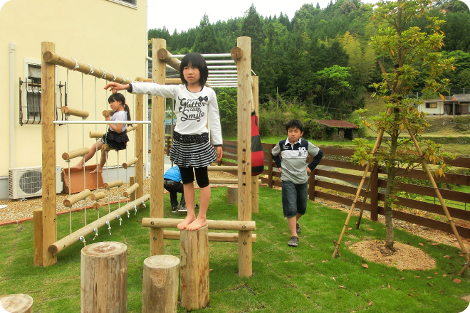 木製 ウッドランド無塗装 防腐加工済 国産材 環境配慮 外遊び 屋外 アスレチック 遊具 公園