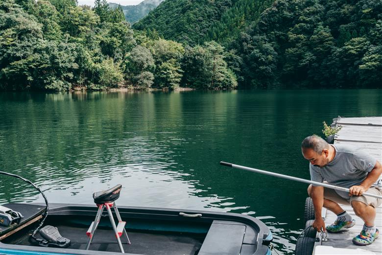 七色ダム  レンタルボート【ブラックホーク 免許不要艇】スロープ＆レンタルボート ロクマル バス釣り 1日乗船券