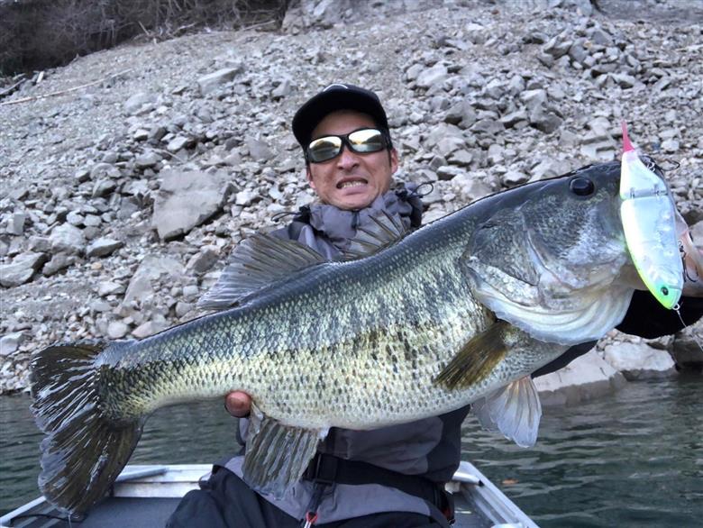 バス釣りガイドサービスin池原ダム!チームホワイトリバー井上正夫、井上慎二郎、雪谷晃太