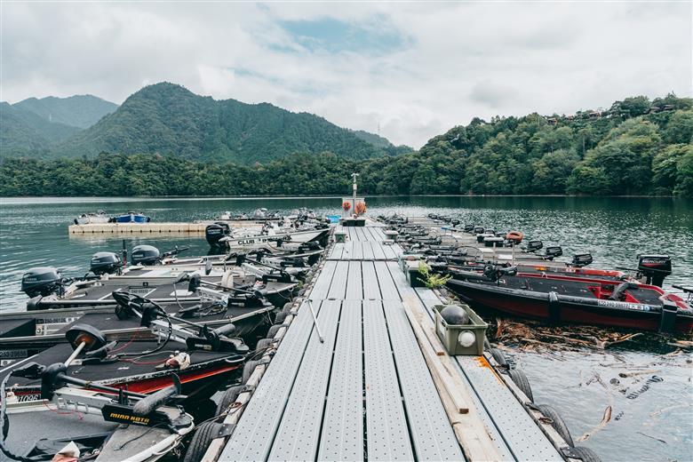 池原ダム  レンタルボート【ウィザード396B  30馬力】クラブ池原 バス釣り 1日乗船券