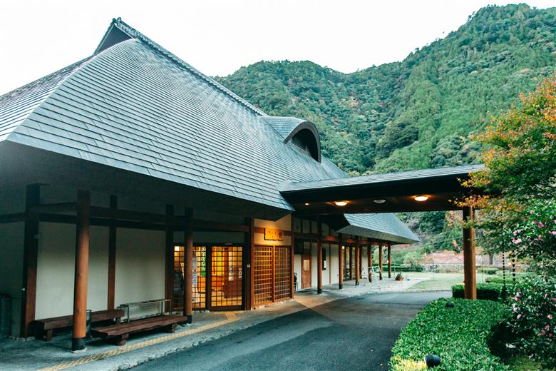 宿舎やすらぎ 洋室8畳 奈良 下北山村 ペア宿泊券 1泊2食付き きなりの湯入浴券付 旅行 温泉