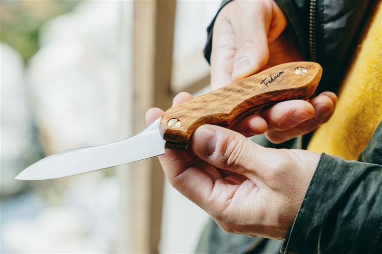 折畳式料理ナイフ（杉杢）　FEDECAとSKYWOODのコラボ返礼品　杉杢ナイフ
