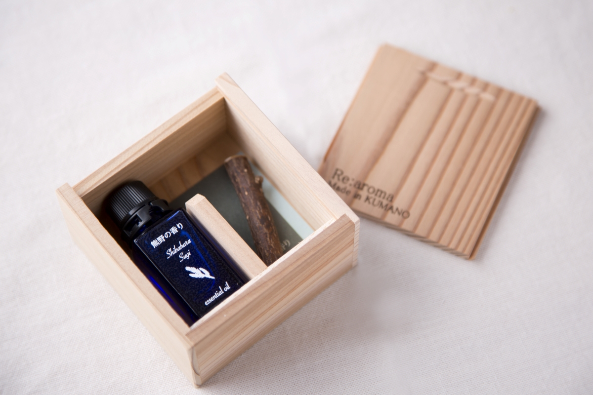 M209　熊野の香り 熊野杉Shibahara 木箱入りアロマオイル