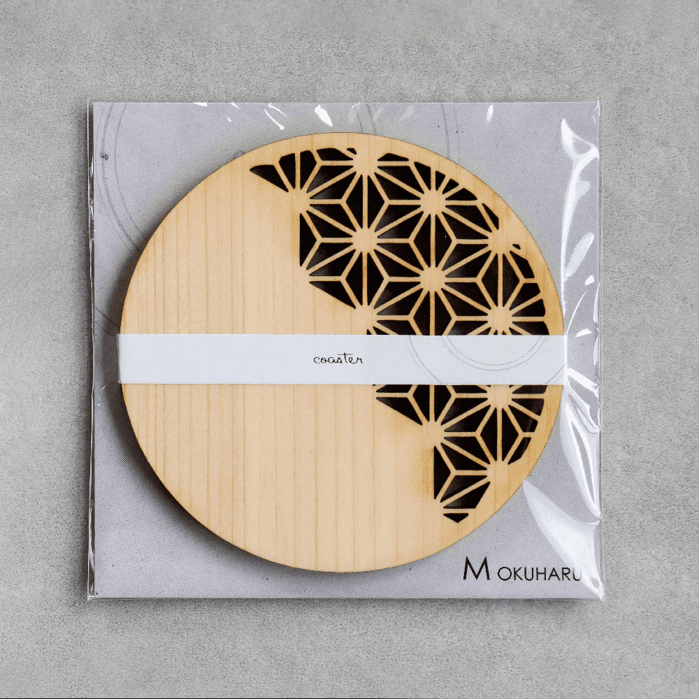 M237　紀州材ひのきの和柄コースター　丸麻の葉くりぬきあり