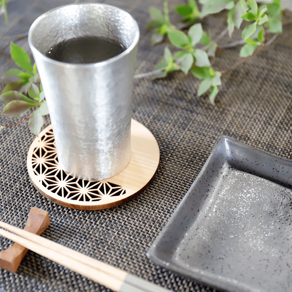 M237　紀州材ひのきの和柄コースター　丸麻の葉くりぬきあり