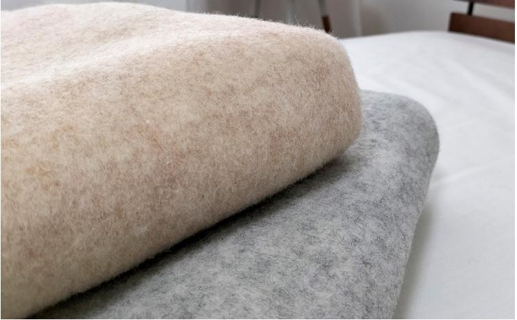 ウールとコットンのリバーシブルブランケット　ひざ掛サイズ（70×100cm）グレー　KK-117H　GY