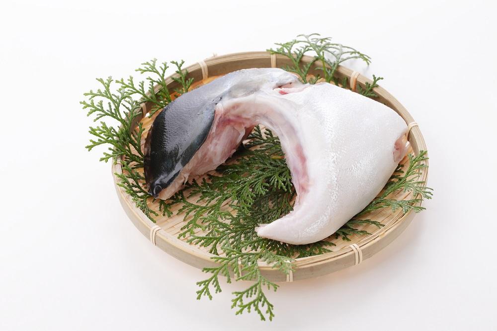 和食やTakasui　　ぶりかま煮付け