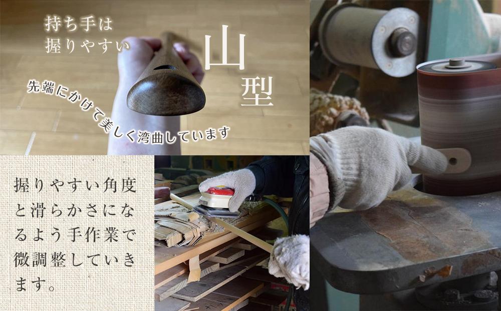 【ブラウン】立ったままで使える！木製ロング靴べら【台座付き】 74.5cm