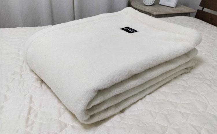 【ひざ掛サイズ】贅沢タッサーシルク100%(毛羽部分)毛布 70×100cm　SILK-H