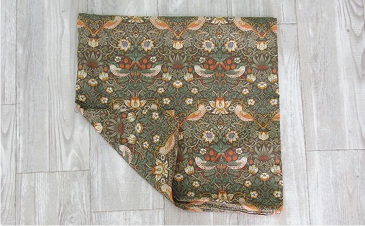 【座布団カバー55×59】ベストオブモリス いちご泥棒ベージュ MR-5559I-BE