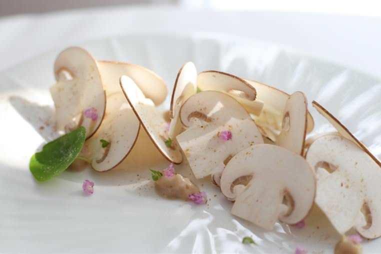 【AMOUR（アムール）】和歌山市の食材を使った特別ディナーコース《2名様分》（ぐるなびセレクション）