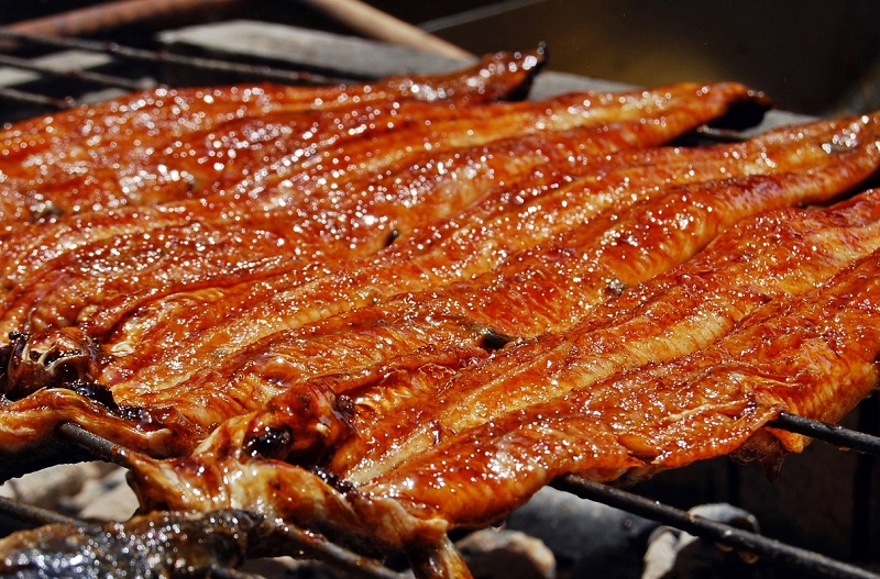 紀州職人焼　一串ずつ丁寧に焼き上げた　国産炭火蒲焼3尾