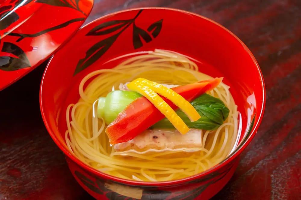 【日本料理 寺田】《お肉と鮮魚を堪能》和歌山市食材をふんだんに使用した季節のおまかせコース＜2名様分＞（ぐるなびセレクション）