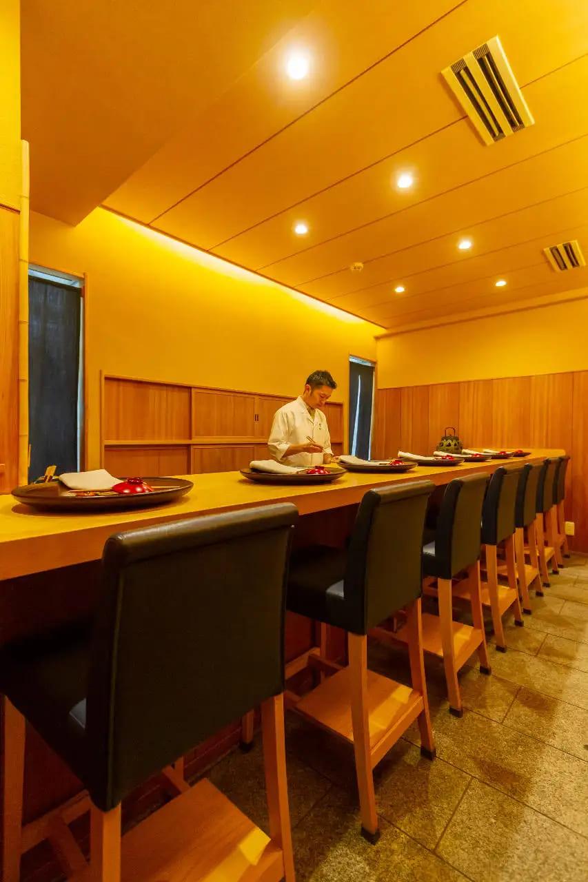 【日本料理 寺田】【カウンター貸切】《お肉と鮮魚を堪能》和歌山市食材をふんだんに使用した季節のおまかせコース＜8名様分＞（ぐるなびセレクション）