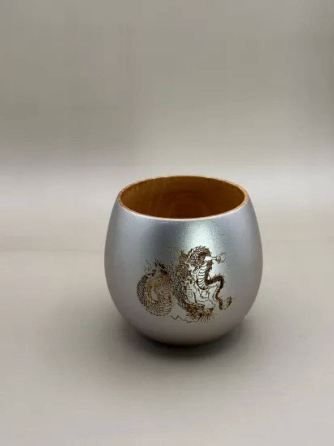 コーヒーカップ 銀龍（桐箱入り）