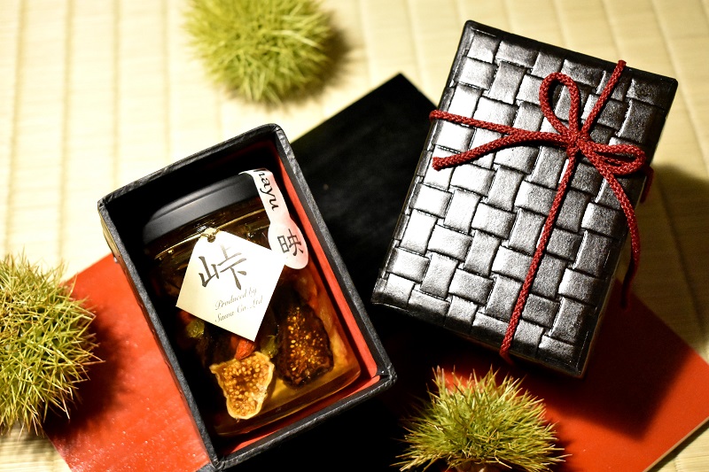 ドライフルーツの蜂蜜漬【峠プレミアム 映（HAYU）】～熊野古道 峠の蜂蜜×ドライフルーツ 【SW5】