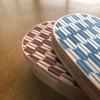 【紀州漆器】曲げわっぱ弁当箱 矢羽青・朱 ２個セット（九州国産日田杉）