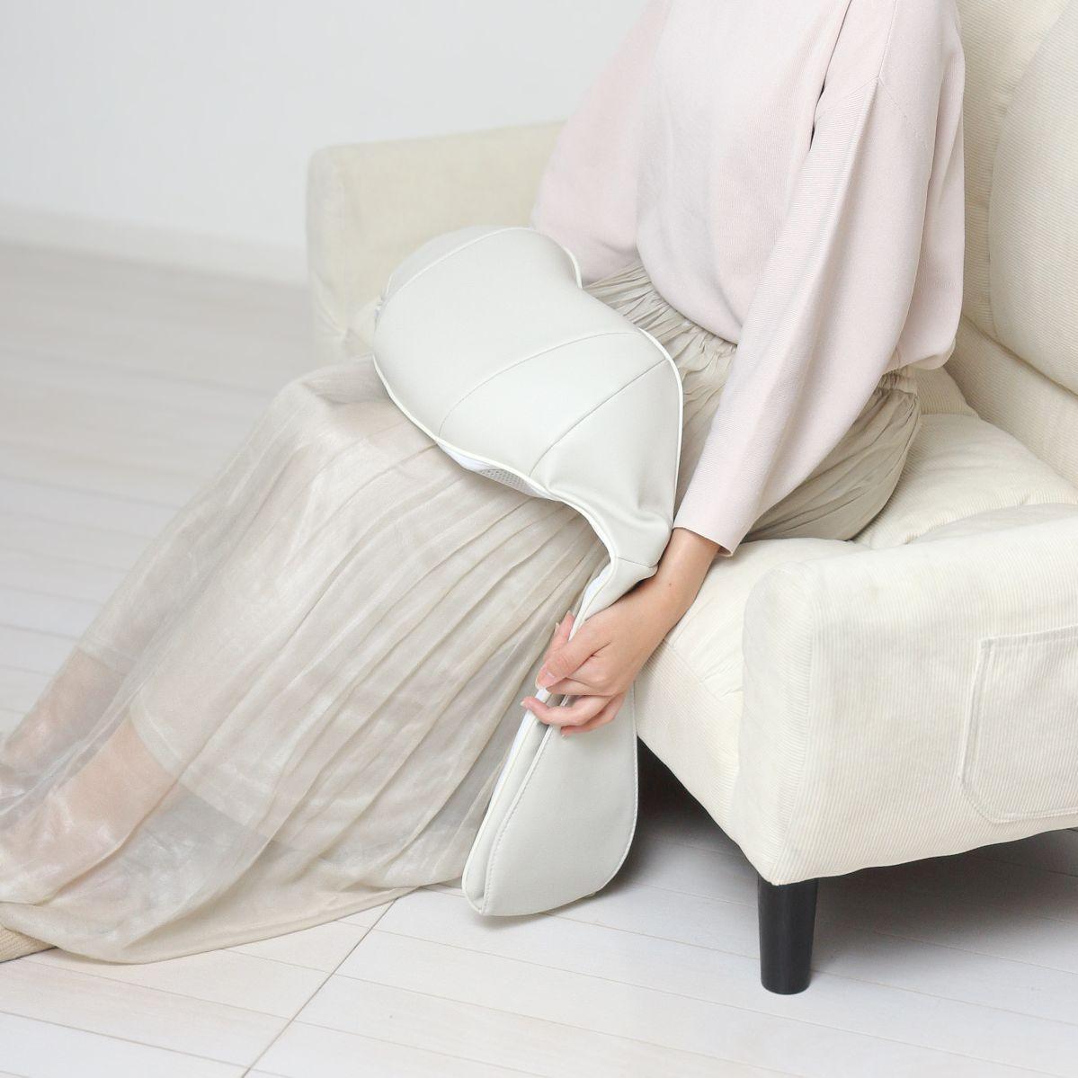 ネックマッサー も～む ホワイト