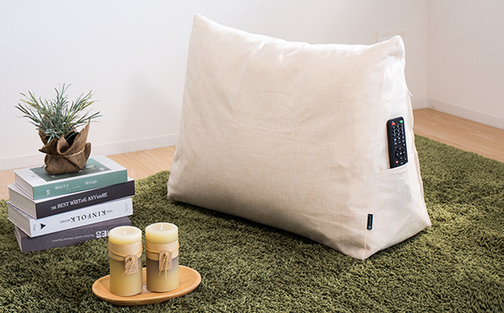 【ベージュ】布団収納カバー 三角形 幅67 × 奥行26 × 高さ50cm 布団収納 布団収納袋 布団収納クッション 背もたれ クッション クッションカバー ソファ生地 三角形 おしゃれ 布団 収納  SNG104416702