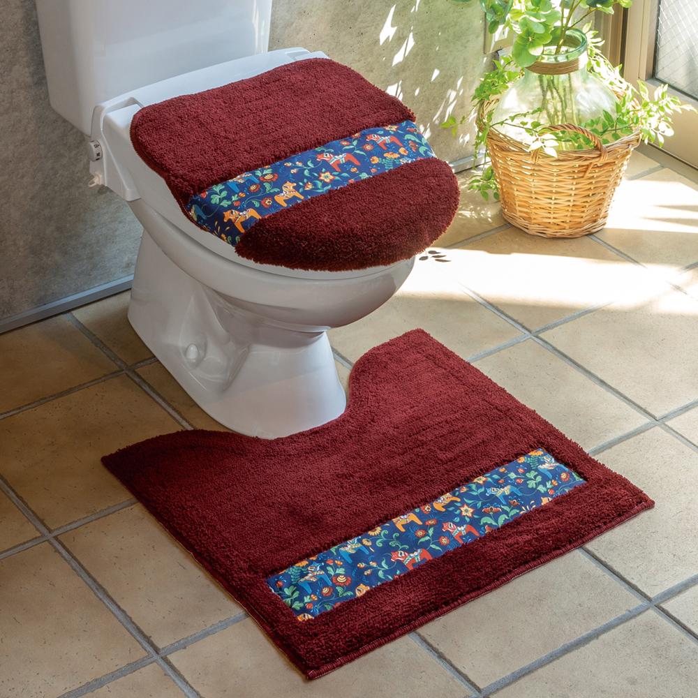 北欧の「幸せを運ぶ馬」ダーラヘスト柄の普通トイレ２点セット　ワインレッド