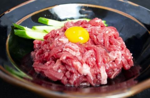 熊野牛ユッケ 10個入り(タレ・粉山椒付)