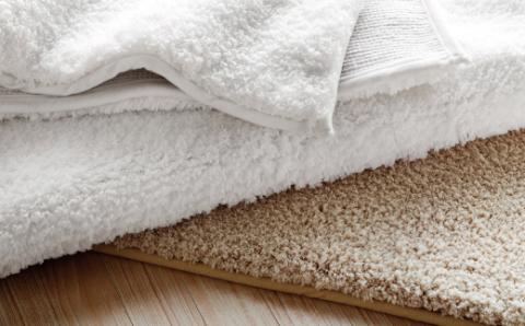 【ふるさと納税限定】思わず頬ずりしたくなるバスマット プレミアム60x90ｃｍ　ホワイト・ベージュ２枚セット