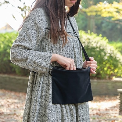 「モケッシュ」サコッシュバッグ(ブラック)　