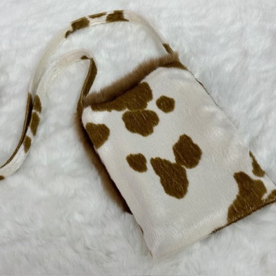 OKADA TEXTILE MINIサコッシュ　エコファーバッグ  ホルスタイン柄ベージュ