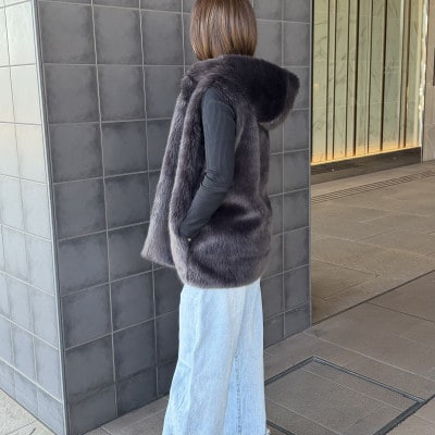 OKADA TEXTILE フード付きエコファーベスト  チャコールグレー