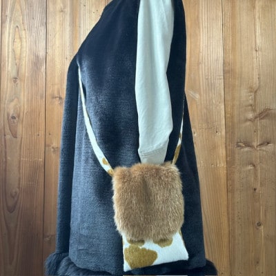 OKADA TEXTILE MINIサコッシュ　エコファーバッグ  ホルスタイン柄ベージュ
