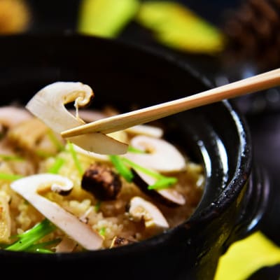 【秋の贅沢】高野松茸炊き込みご飯セット 2合分(カット品 訳あり品含む)【配送不可地域：離島・北海道・沖縄県】