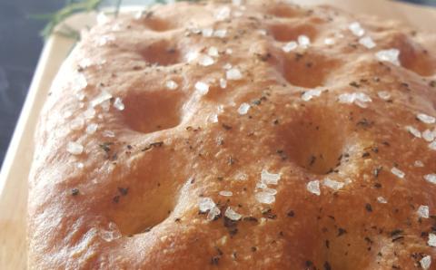 イタリア産岩塩とローズマリーのフォカッチャ(A650-2)