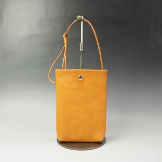 【1053】心躍るビンテージレザーの質感! 牛ヌメ革ミニサコッシュ　ブラウン