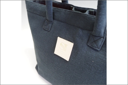 【0735-1】感動を生む吊り編みの技！度詰め天竺ニットトート　黒