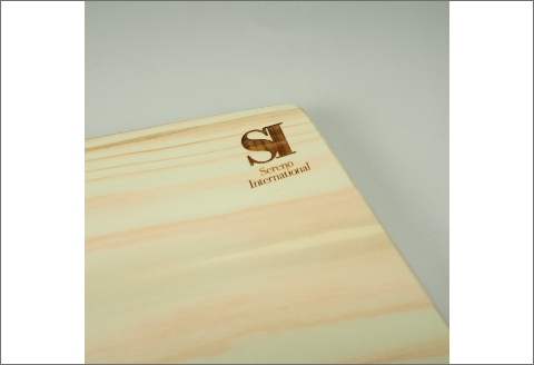 【0748-2】アウトドア心をくすぐる！紀州ひのき カッティングボード　S