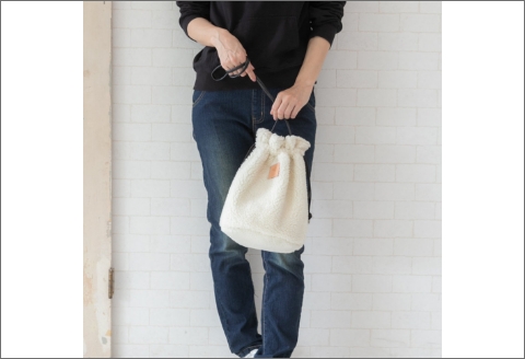 【0732-1】南フランスの大自然が育てた！メリノウールボア巾着バッグ