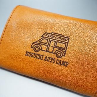 【1010-1】キャンピングカーロゴがお洒落！　牛革二つ折り名刺入れ( 野口オートキャンプ場 )