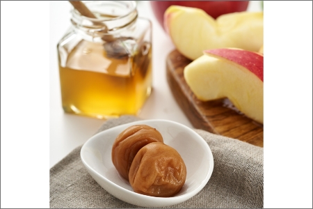 【0853-5】【紀州南高梅】はちみつりんご梅干 特選A級 梅の想い900g