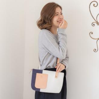 【0887-1】斬新なバイカラーが新鮮！　帆布ショルダーバッグ　ブルー