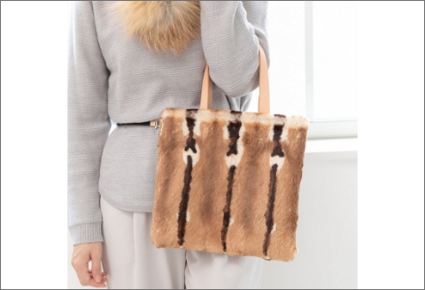 【0583-1】個性が息づくプリント柄！　牛革持ち手 ラビット手提げバッグ