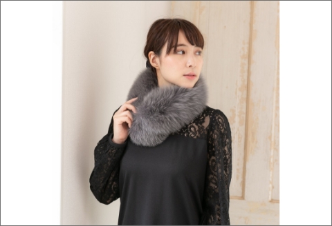 【0409-2】フィンランド産SAGAフォックスチョーカー ライトグレー