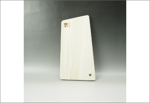 【0748-2】アウトドア心をくすぐる！紀州ひのき カッティングボード　S