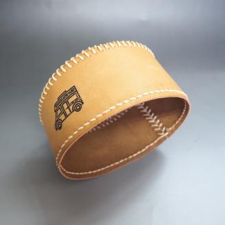 【1076-1】心躍るビンテージレザーの質感！牛革OD缶カバー BEIGE　( 野口オートキャンプ場 協力)